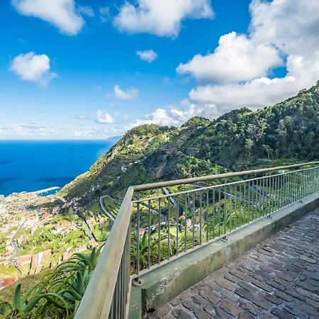 Valley By Homie * Porto Moniz