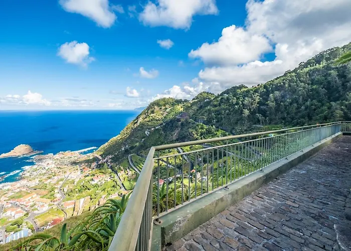 Valley By Homie * Porto Moniz